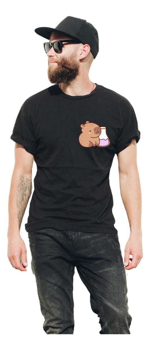 Playera Negra Hombre – Capibara Químico Regalo Geek | Minimalismo Urbano