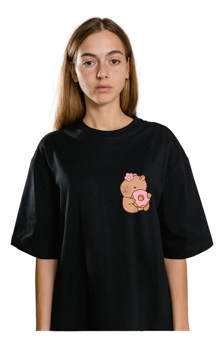 Playera Negra Mujer – Capibara con Dona Divertido | Minimalismo Urbano