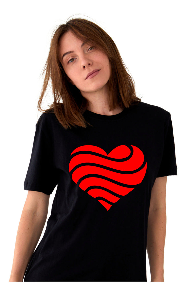 Playera Mujer – Corazón Ondulado | Diseño Artístico de Amor | Minimalismo Urbano