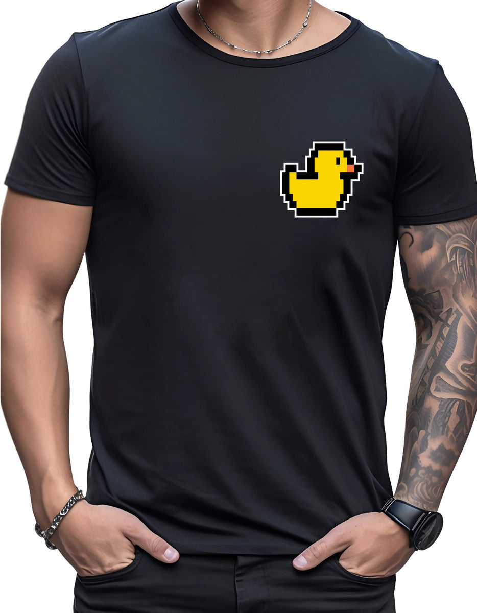 Playera Negra Hombre – Pato Pixel Art Estilo Arcade | Minimalismo Urbano