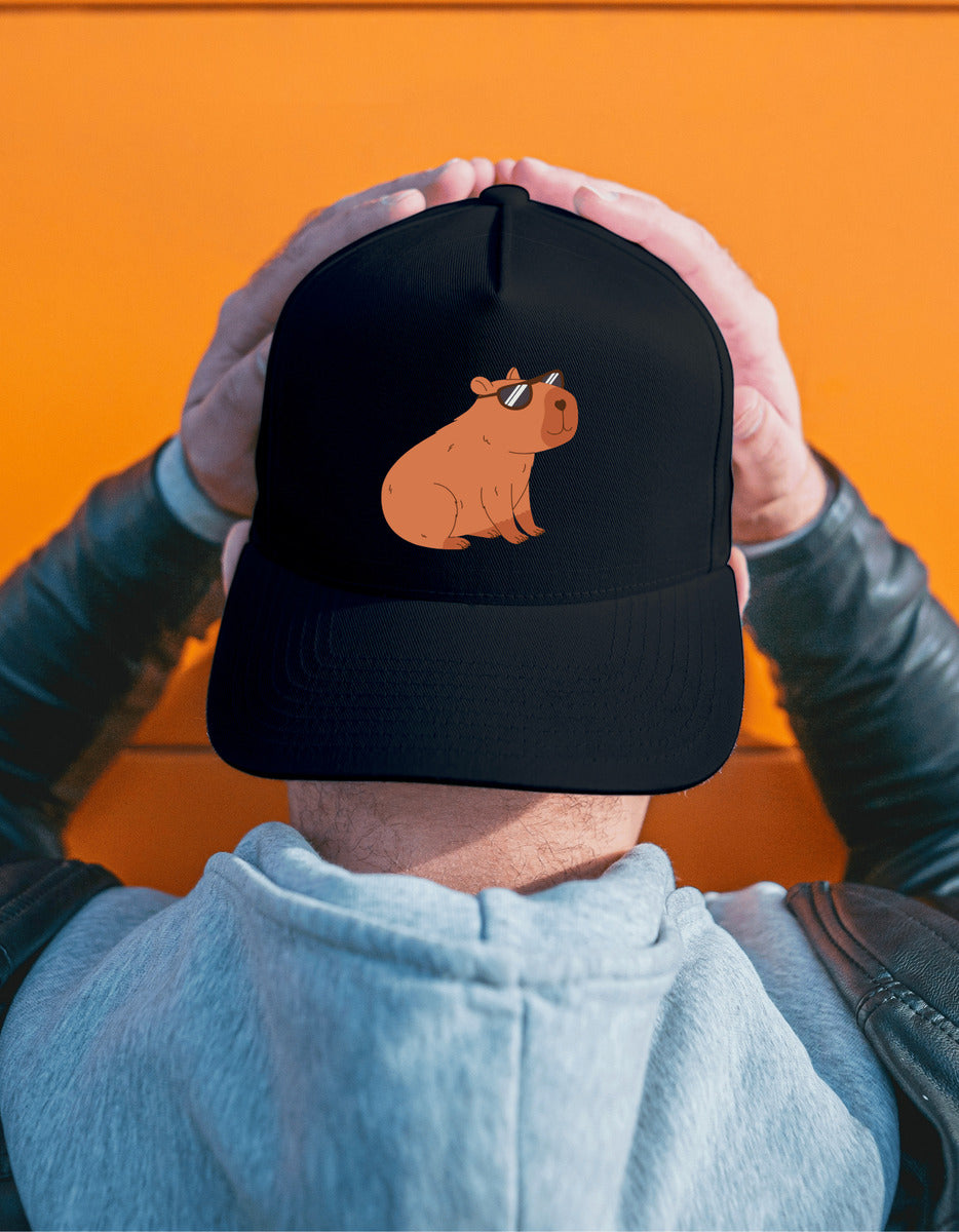 Gorra Negra Tipo Baseball – Capibara con Lentes | Accesorios Unisex