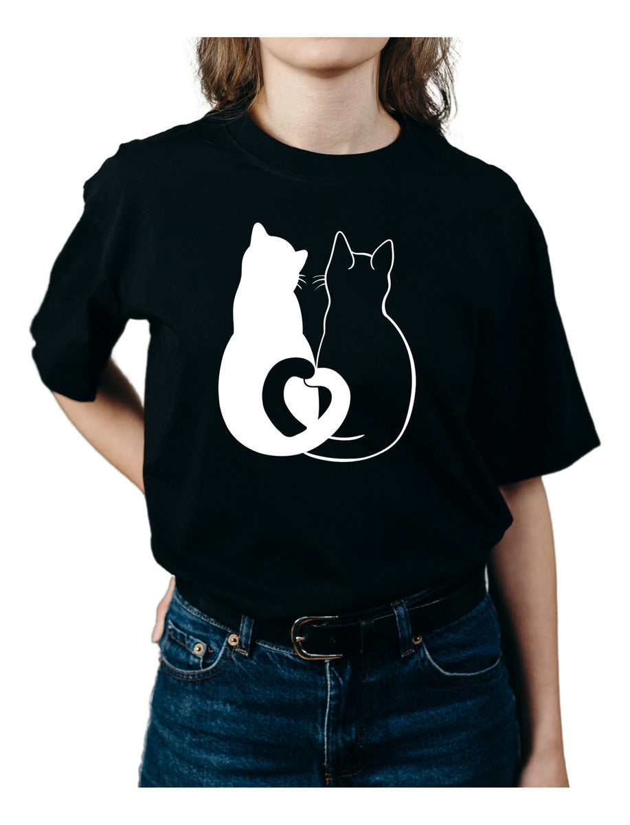 Playera Negra Mujer – Gatos Amorosos | Minimalismo Urbano